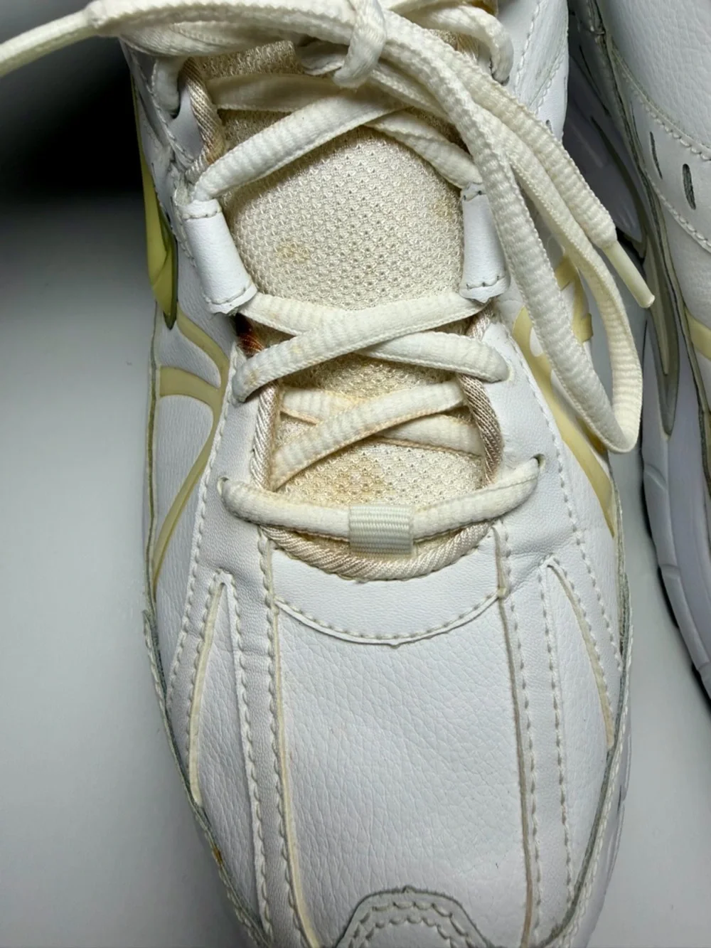 Nike Dart VI White Running Shoes – Men’s‎ Size 13